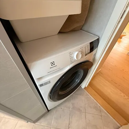 Stylish Near Centre Apartment *